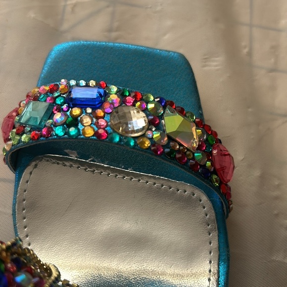 Azalea Wang Slides - Picture 5 of 5